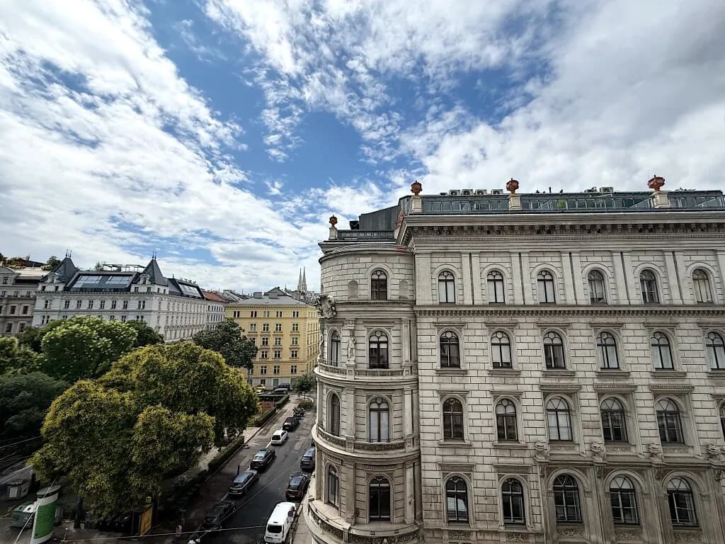 4-Zimmer-Wohnung mieten in Wien – 131 m², € 4.200 – Bild 18 von 18