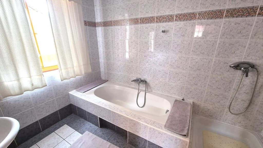 Haus kaufen in Krems Land – 1 927 m², € 499.000 – Bild 4 von 26
