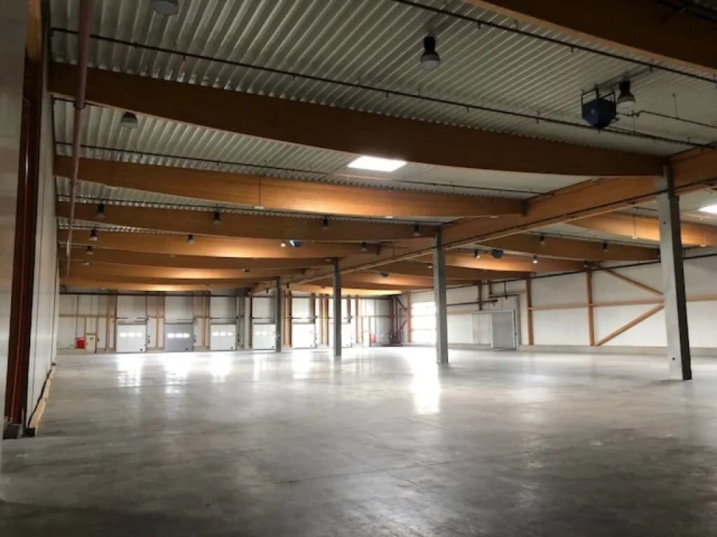 Gewerbeimmobilie mieten in Neusiedl am See – 2 835 m², € 4 – Bild 2 von 6