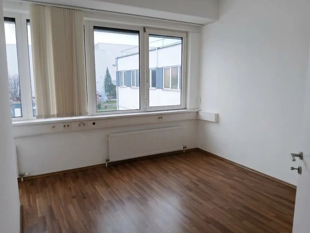 3-Zimmer-Gewerbeimmobilie mieten in Mödling – 113 m², € 1.422 – Bild 2 von 9