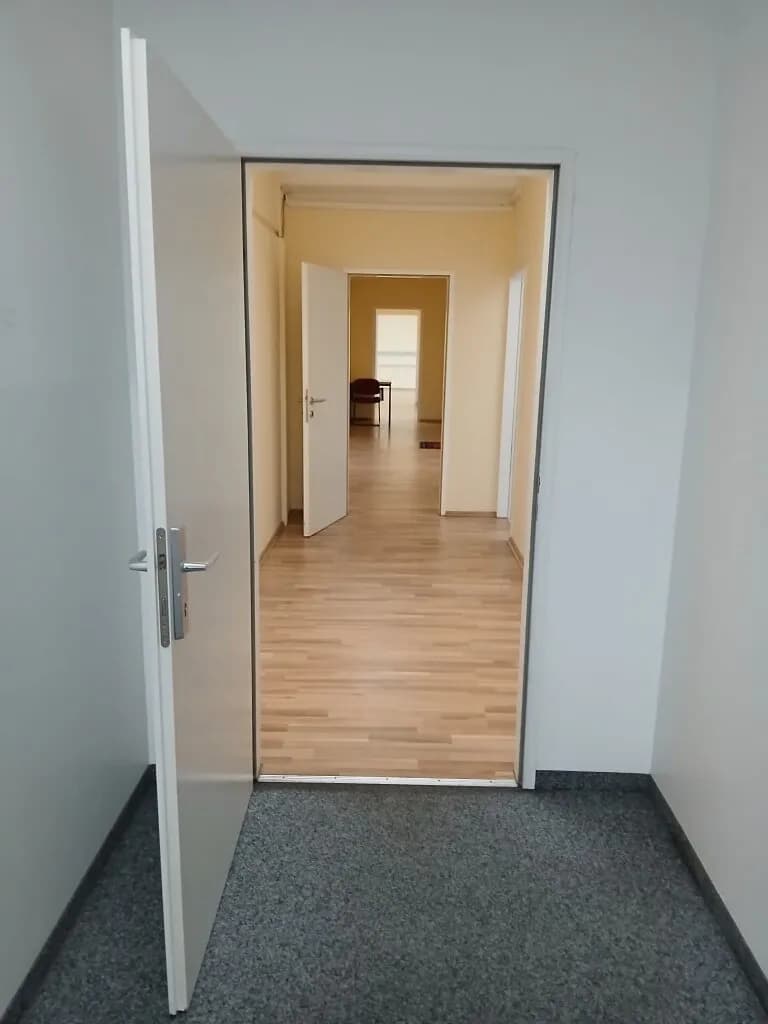 3-Zimmer-Gewerbeimmobilie mieten in Mödling – 113 m², € 1.422 – Bild 5 von 9