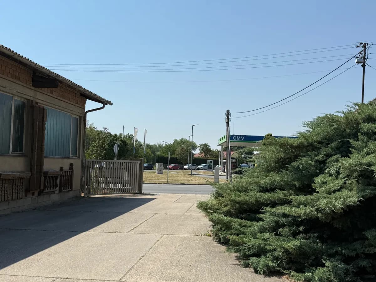Gewerbeimmobilie kaufen in Gänserndorf – 10 727 m², € 950.000