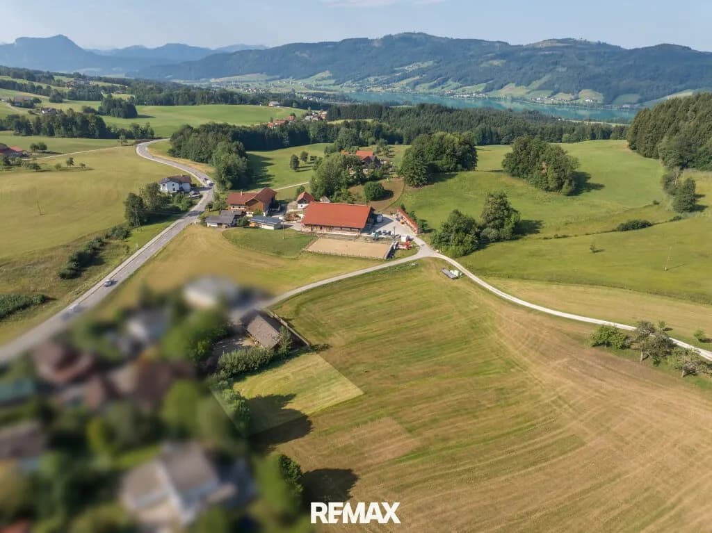 Grundstück kaufen in Vöcklabruck – 1 120 m², € 380.000