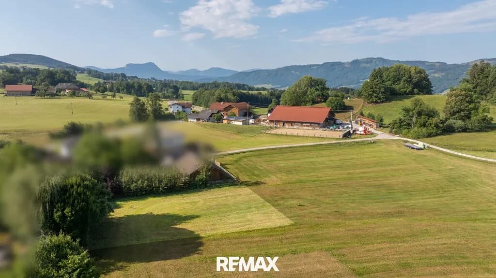 Grundstück kaufen in Vöcklabruck – 1 120 m², € 380.000 – Bild 2 von 6