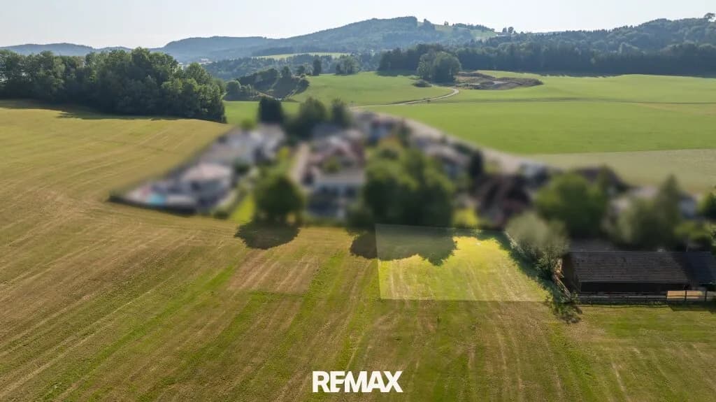 Grundstück kaufen in Vöcklabruck – 1 120 m², € 380.000 – Bild 3 von 6