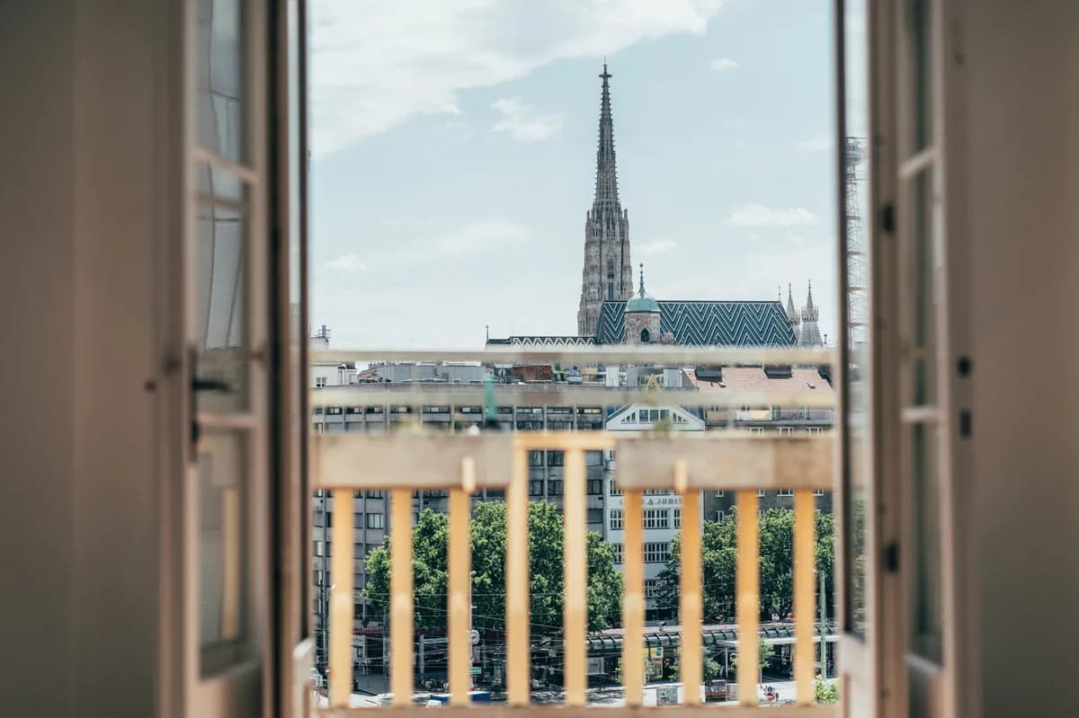 Gewerbeimmobilie mieten in Wien – 210 m², € 15 – Bild 1 von 27