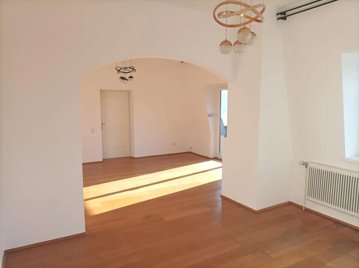 3-Zimmer-Wohnung mieten in Gmunden – 95 m², € 1.155 – Bild 2 von 12