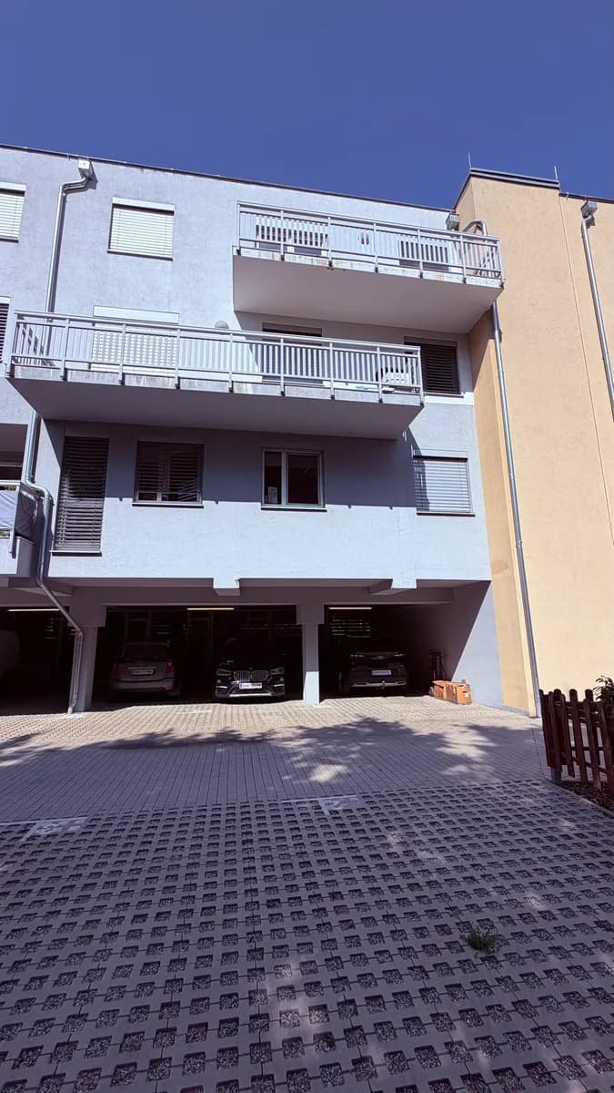 2-Zimmer-Wohnung mieten in Baden – 46 m², € 796 – Bild 1 von 15