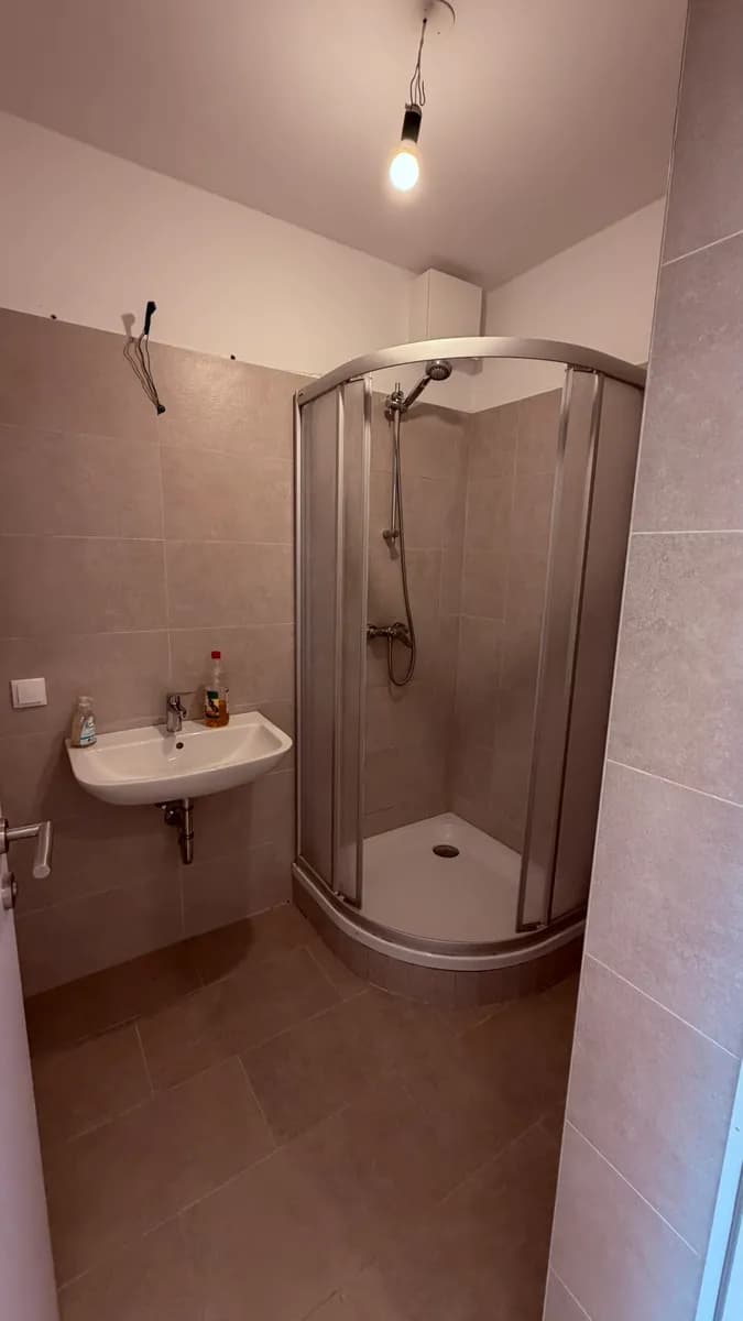 2-Zimmer-Wohnung mieten in Baden – 46 m², € 796 – Bild 10 von 15