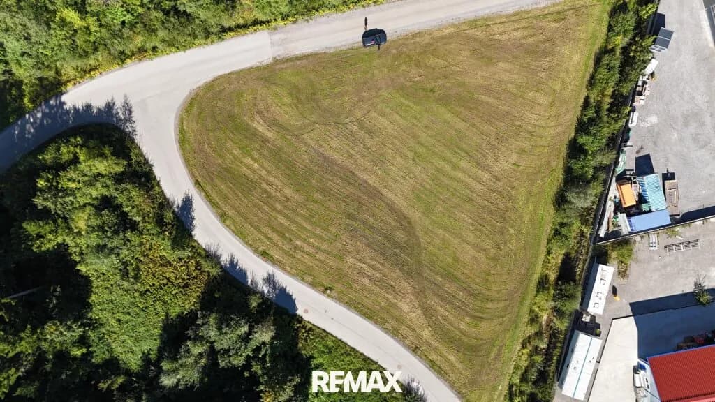 Immobilie kaufen in Reutte – 3 028 m², € 650.000