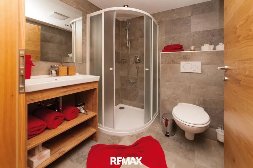 12-Zimmer-Gewerbeimmobilie kaufen in Landeck – 298,3 m² – Bild 7 von 8