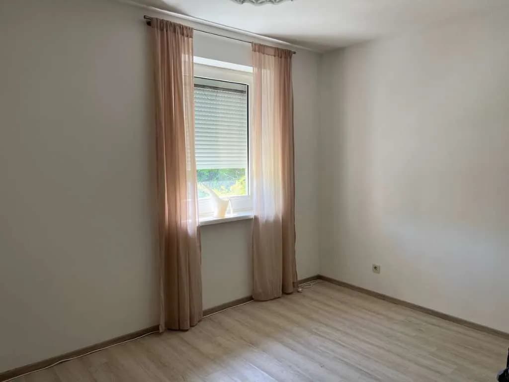 2-Zimmer-Wohnung mieten in Vöcklabruck – 65 m², € 850 – Bild 2 von 9