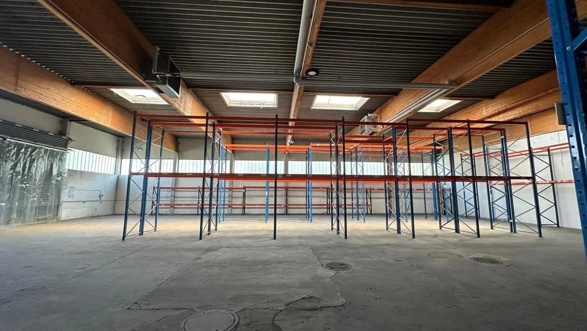 Gewerbeimmobilie mieten in Wien – 400 m², € 3.200 – Bild 2 von 10