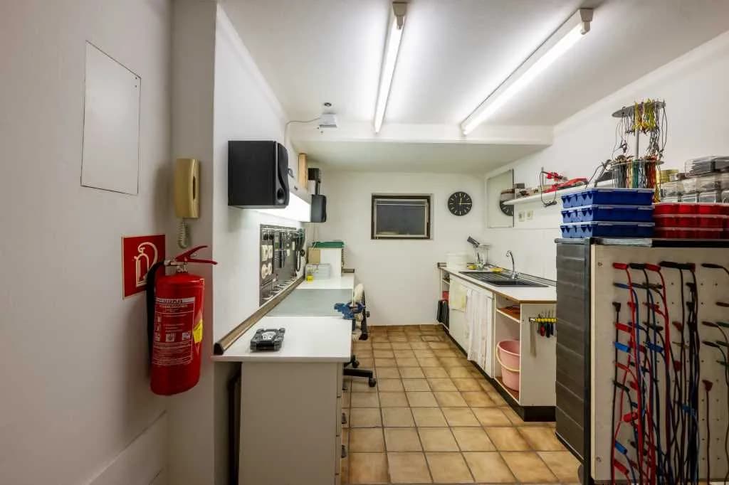 Gewerbeimmobilie kaufen in Feldkirchen – 201 m² – Bild 3 von 14