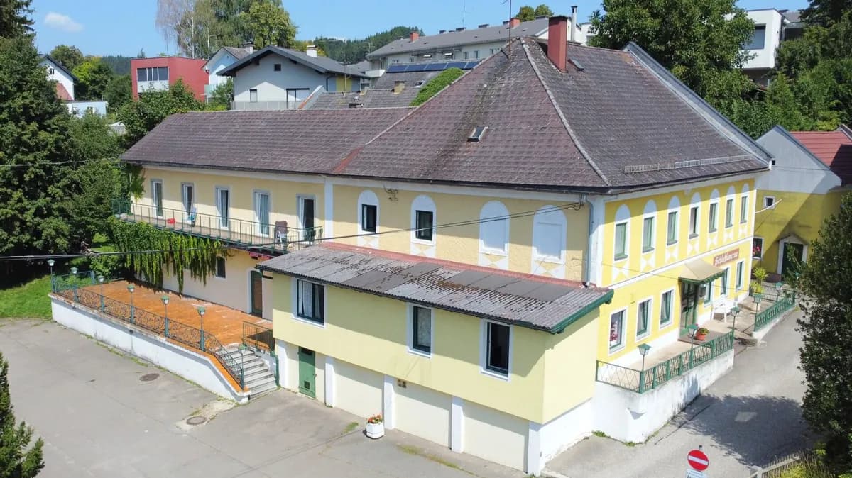 Immobilie kaufen in Vöcklabruck – 1 427 m², € 1.350.000 – Bild 1 von 27