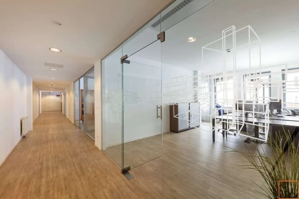 6-Zimmer-Gewerbeimmobilie mieten in Wien – 270 m², € 5.821 – Bild 3 von 5