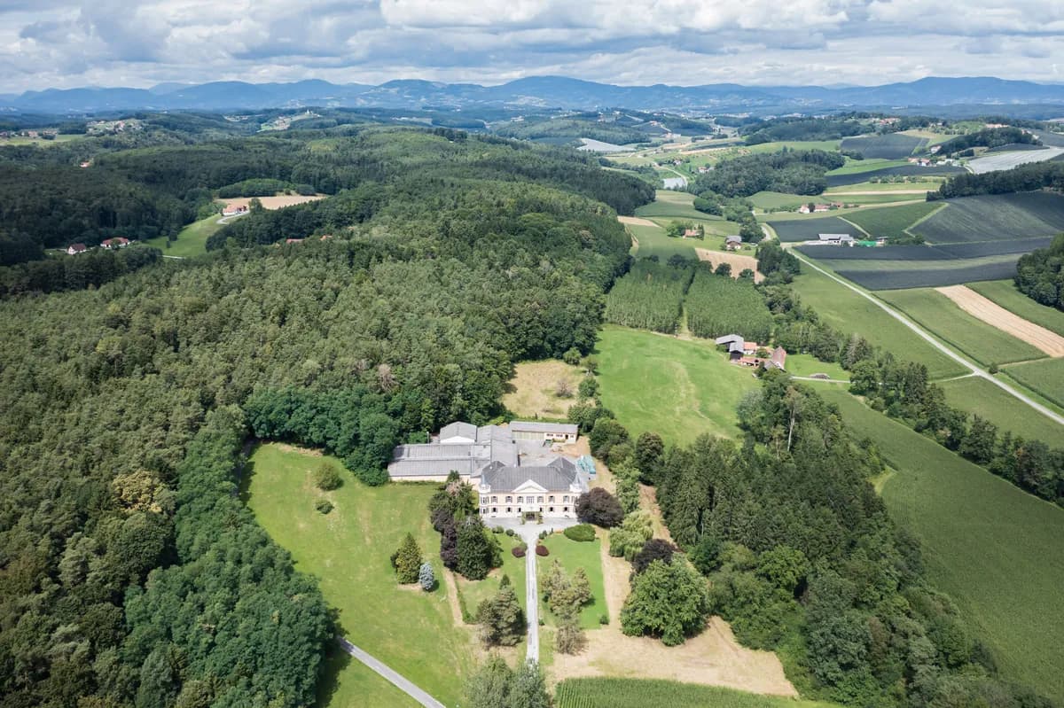 24-Zimmer-Immobilie kaufen in Hartberg-Fürstenfeld – 1 109 m² – Bild 2 von 11