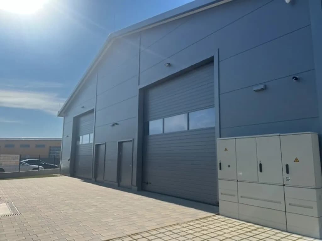 Gewerbeimmobilie mieten in Gänserndorf – 226 m², € 10