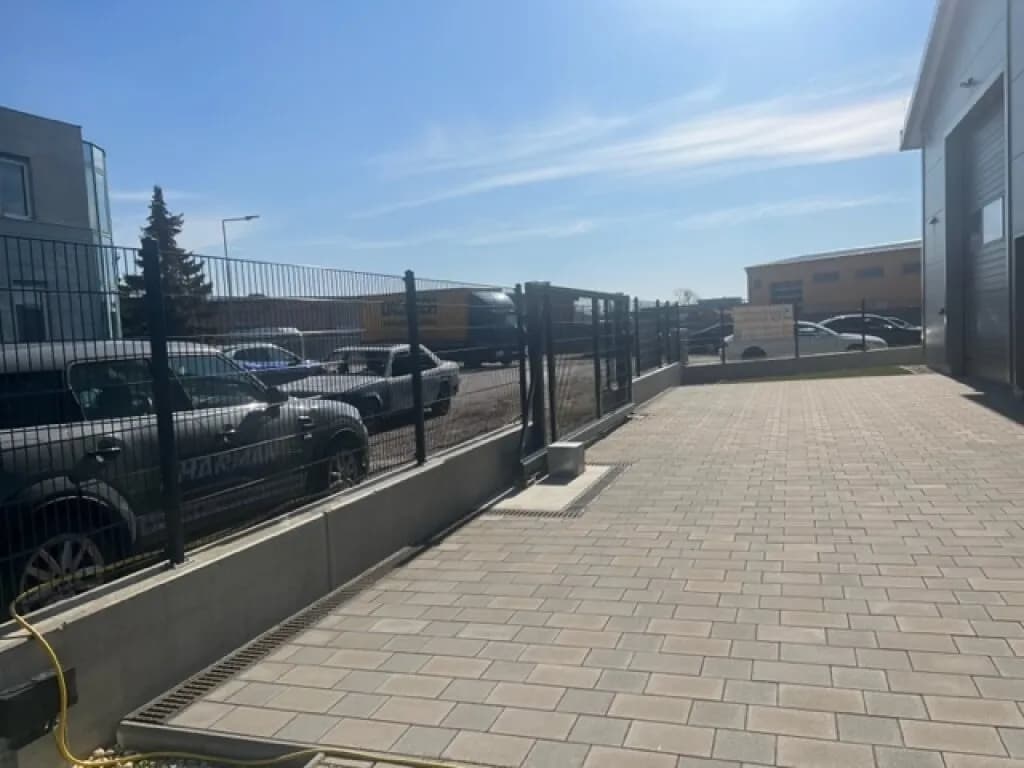 Gewerbeimmobilie mieten in Gänserndorf – 226 m², € 10 – Bild 3 von 13