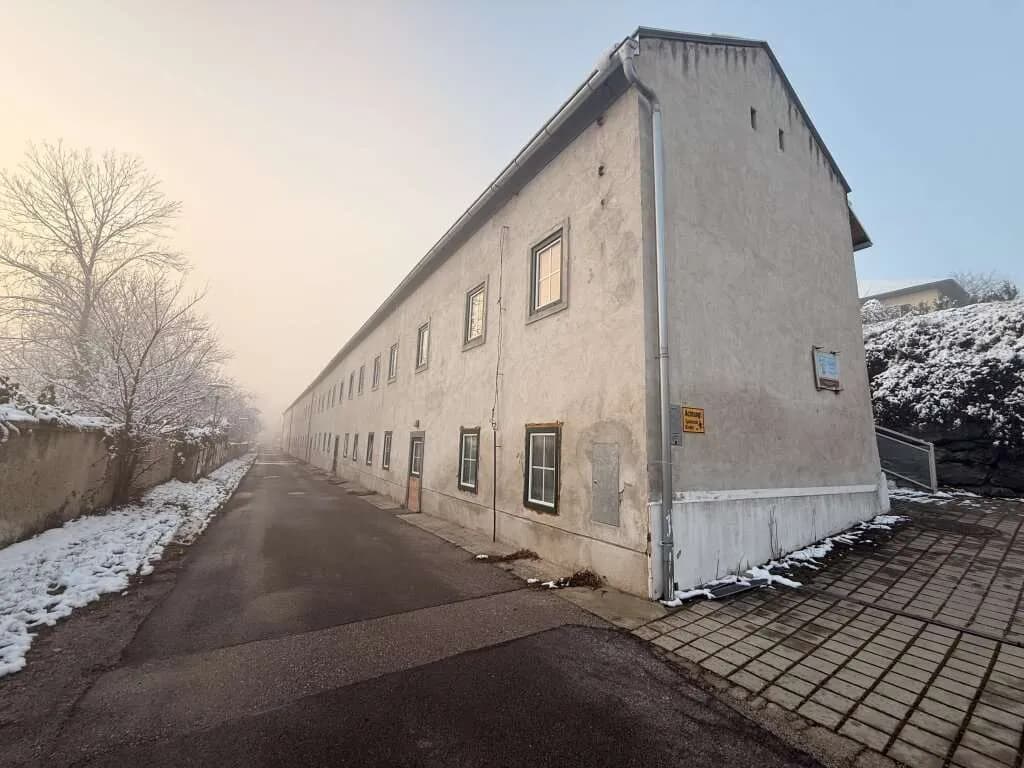 Gewerbeimmobilie kaufen in Wiener Neustadt Land – 685 m², € 670.000 – Bild 2 von 17