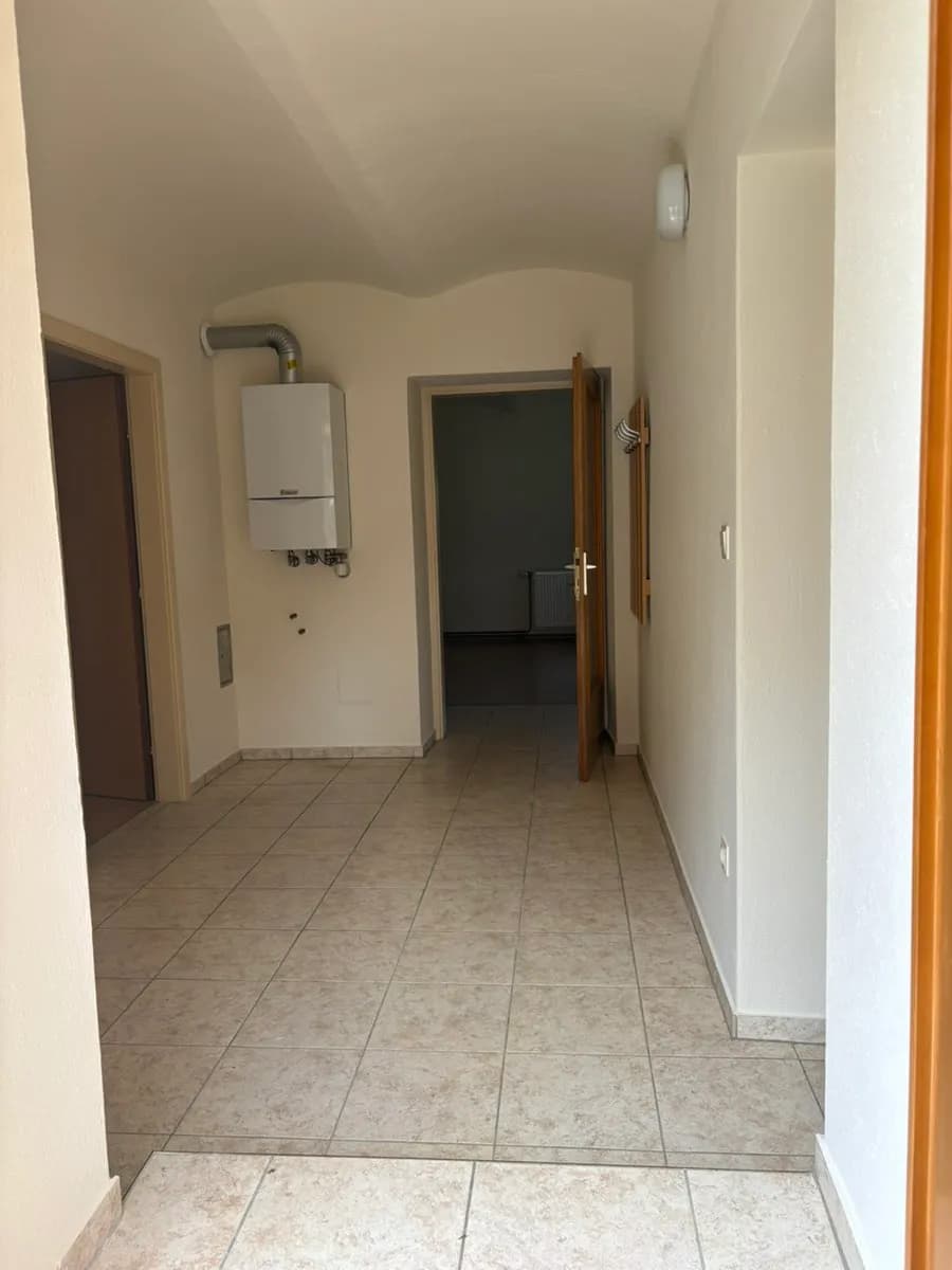 3-Zimmer-Haus mieten in Neunkirchen – 60 m², € 890 – Bild 3 von 13