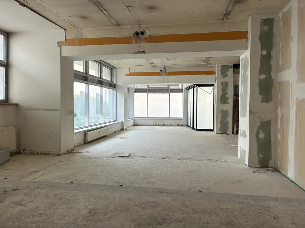 Gewerbeimmobilie mieten in Mödling – 185 m², € 17 – Bild 2 von 4