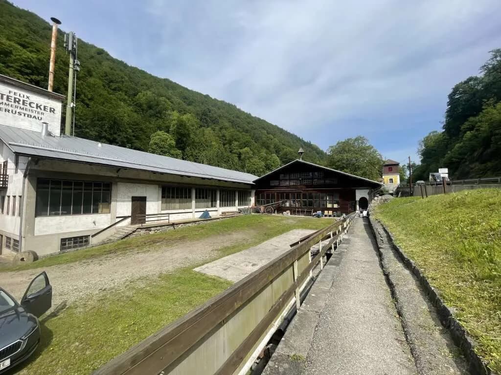 Gewerbeimmobilie mieten in Linz – 287 m², € 1.787 – Bild 2 von 4