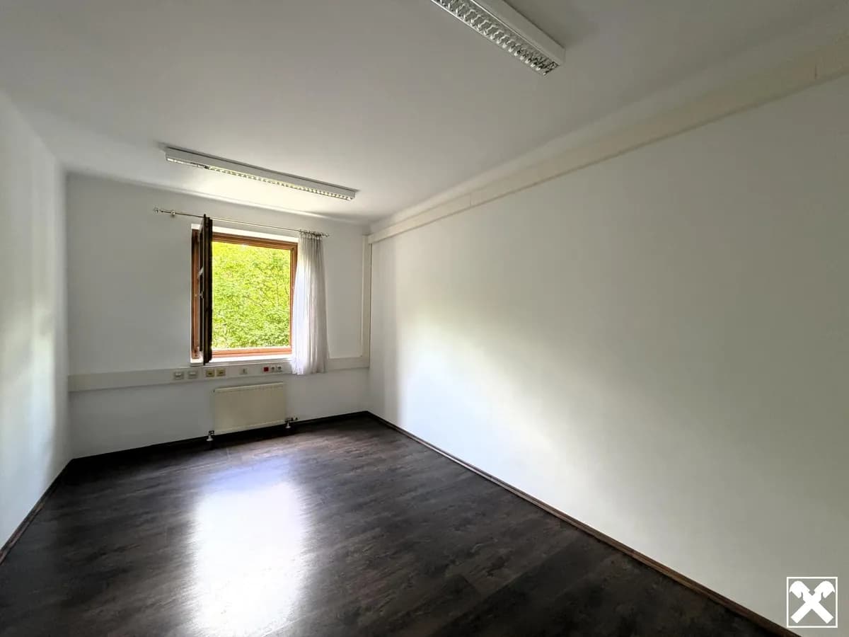 6-Zimmer-Gewerbeimmobilie mieten in Baden – 140 m², € 1.985 – Bild 4 von 10