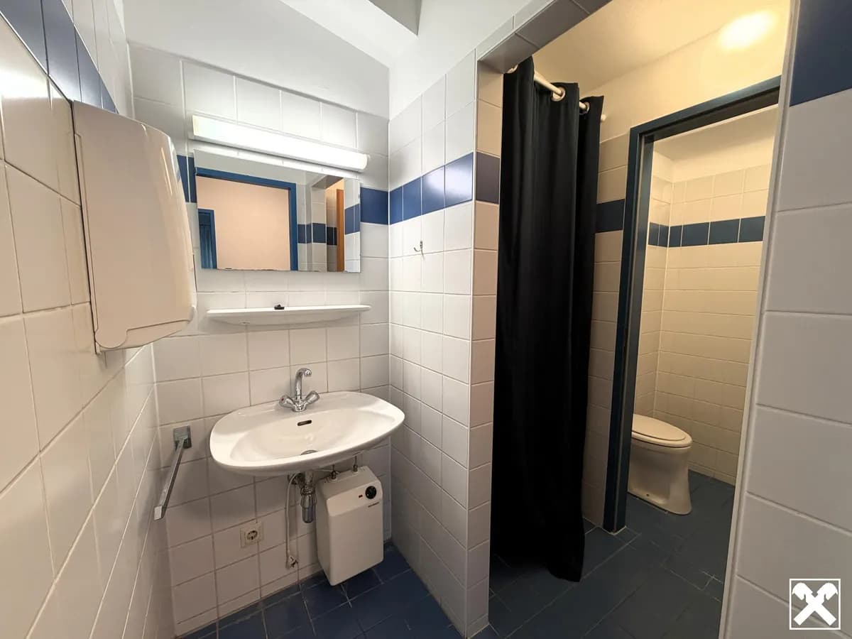 6-Zimmer-Gewerbeimmobilie mieten in Baden – 140 m², € 1.985 – Bild 7 von 10