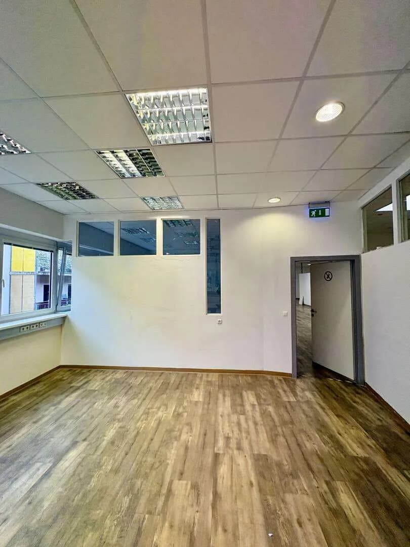 5-Zimmer-Gewerbeimmobilie mieten in Graz – 274 m², € 7 – Bild 7 von 15