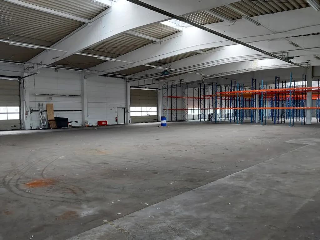 Gewerbeimmobilie kaufen in Wiener Neustadt Land – 2 000 m², € 3.000.000