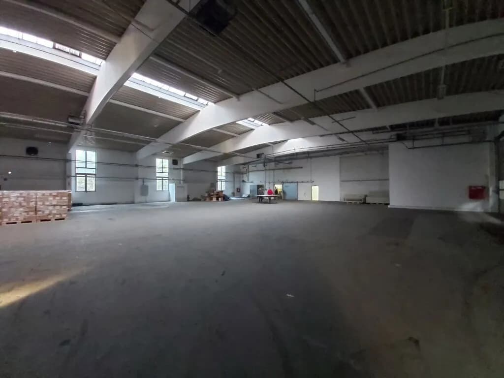 Gewerbeimmobilie kaufen in Wiener Neustadt Land – 2 000 m², € 3.000.000 – Bild 2 von 10