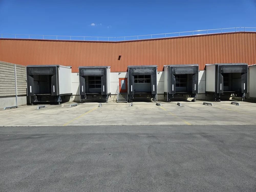 Gewerbeimmobilie mieten in Graz – 2 400 m², € 7 – Bild 2 von 5