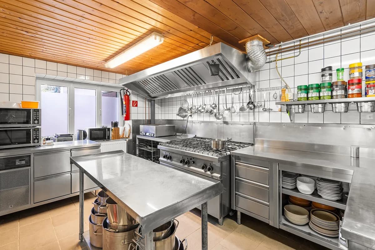 9-Zimmer-Immobilie kaufen in Wiener Neustadt Land – 400 m², € 690.000 – Bild 6 von 12