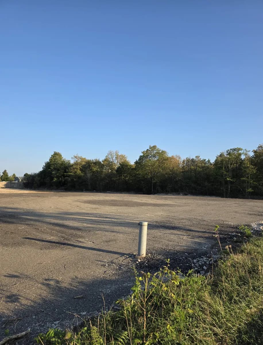 Immobilie mieten in Wiener Neustadt Land – 2 100 m², € 1 – Bild 4 von 7