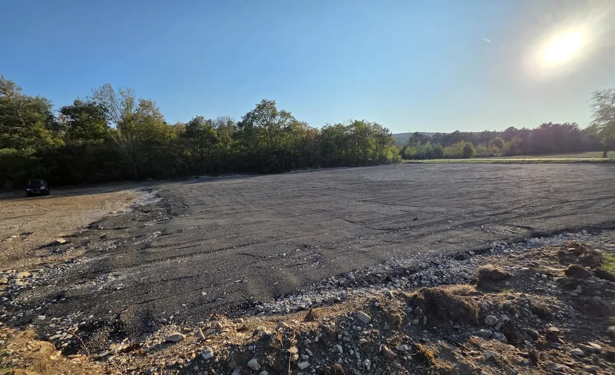 Immobilie mieten in Wiener Neustadt Land – 2 100 m², € 1 – Bild 6 von 7