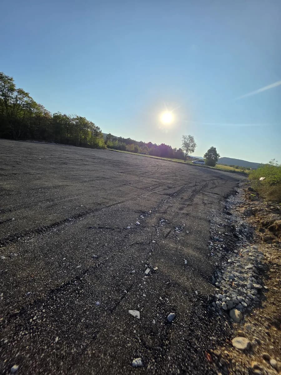 Immobilie mieten in Wiener Neustadt Land – 2 100 m², € 1 – Bild 7 von 7