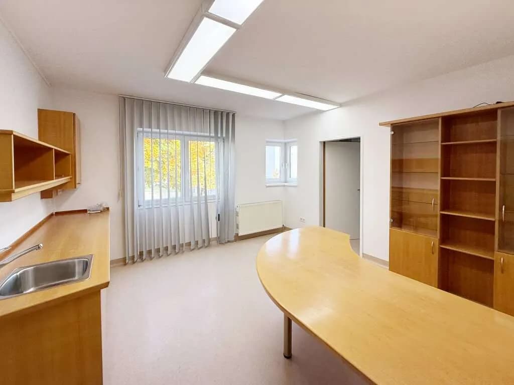5-Zimmer-Gewerbeimmobilie mieten in Wels – 110 m², € 1.678 – Bild 6 von 16