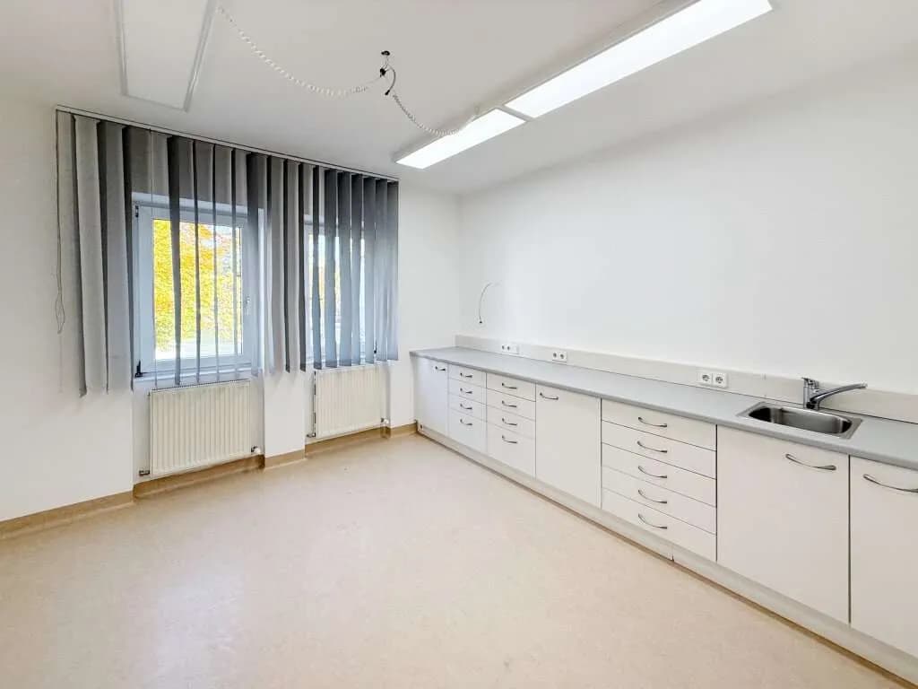 5-Zimmer-Gewerbeimmobilie mieten in Wels – 110 m², € 1.678 – Bild 7 von 16
