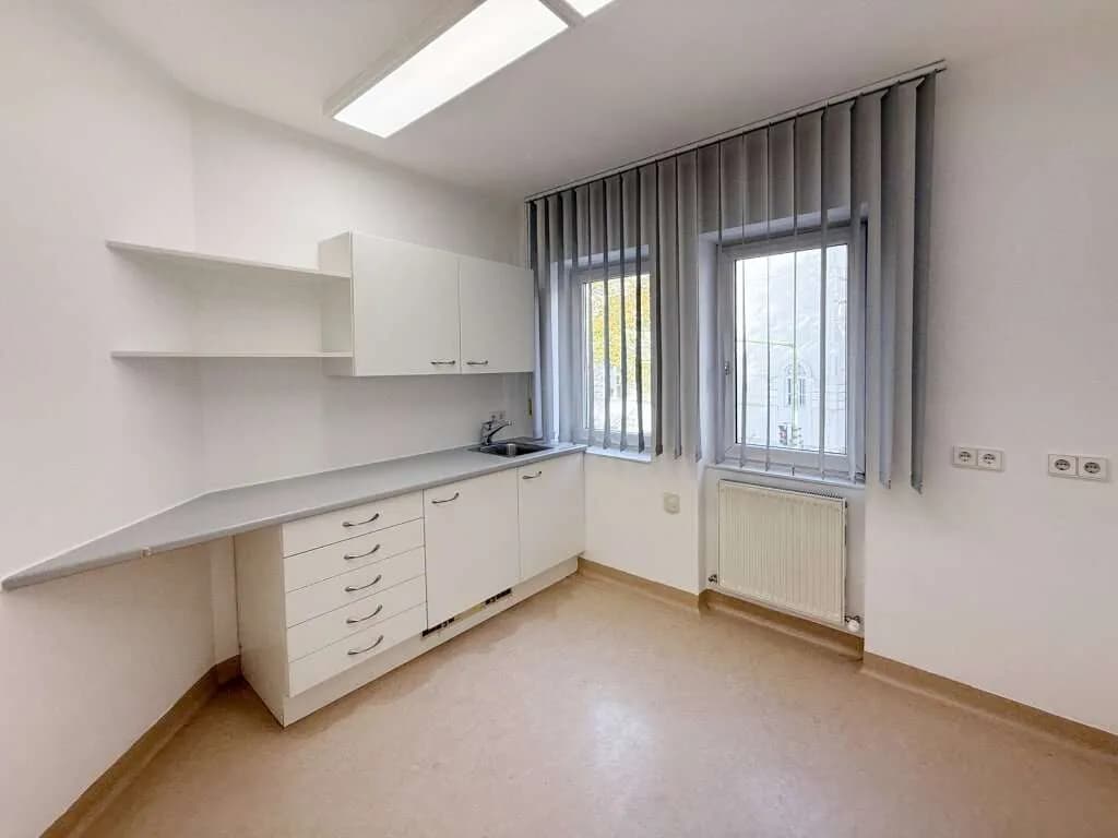 5-Zimmer-Gewerbeimmobilie mieten in Wels – 110 m², € 1.678 – Bild 8 von 16