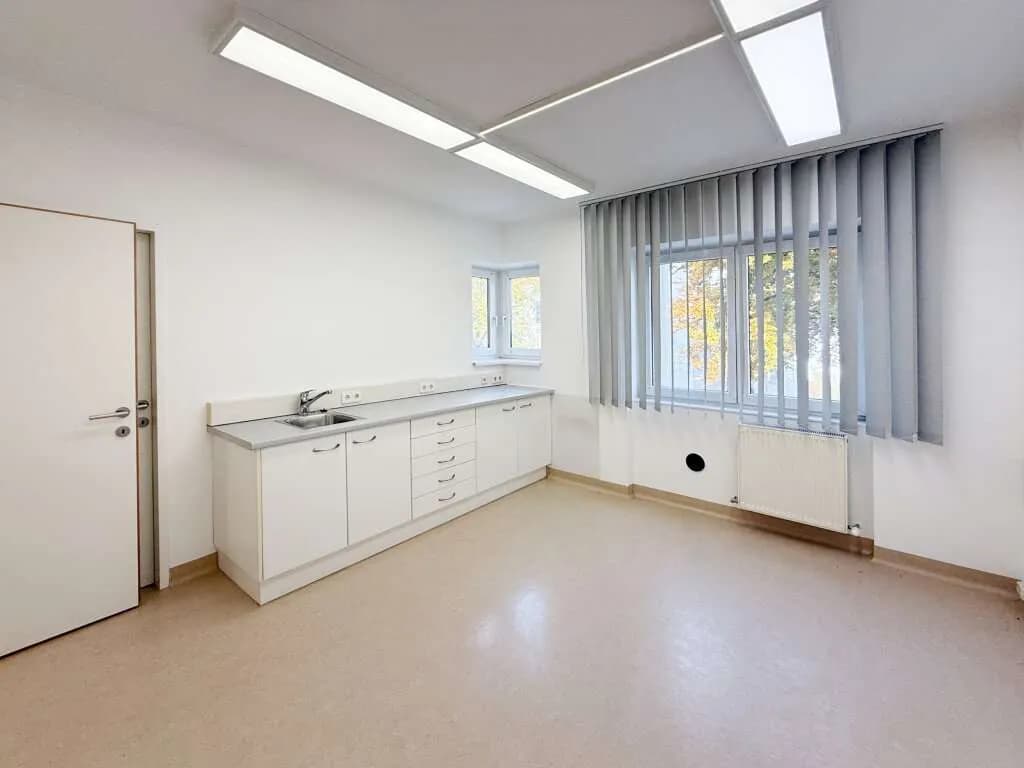 5-Zimmer-Gewerbeimmobilie mieten in Wels – 110 m², € 1.678 – Bild 9 von 16