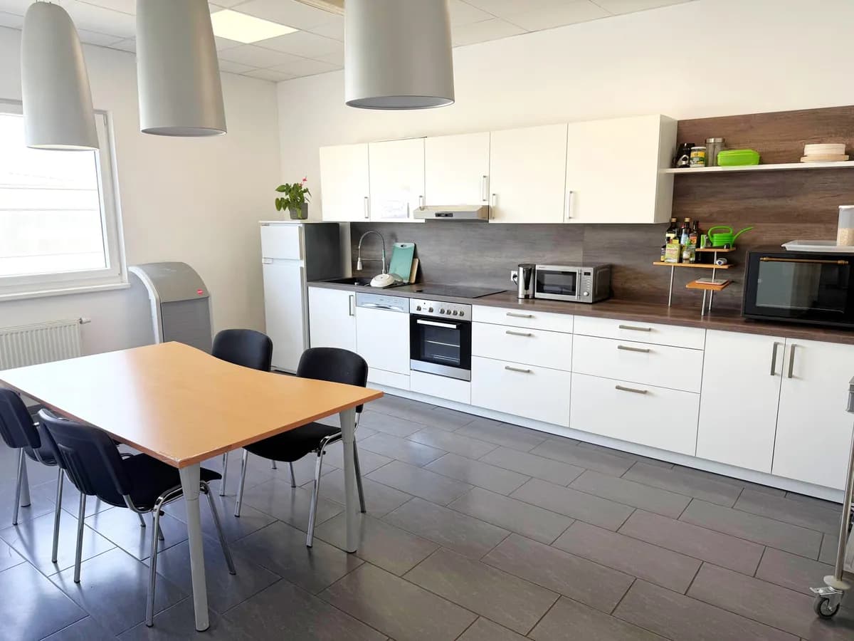 Gewerbeimmobilie mieten in Mistelbach – 5 735 m², € 7 – Bild 11 von 12