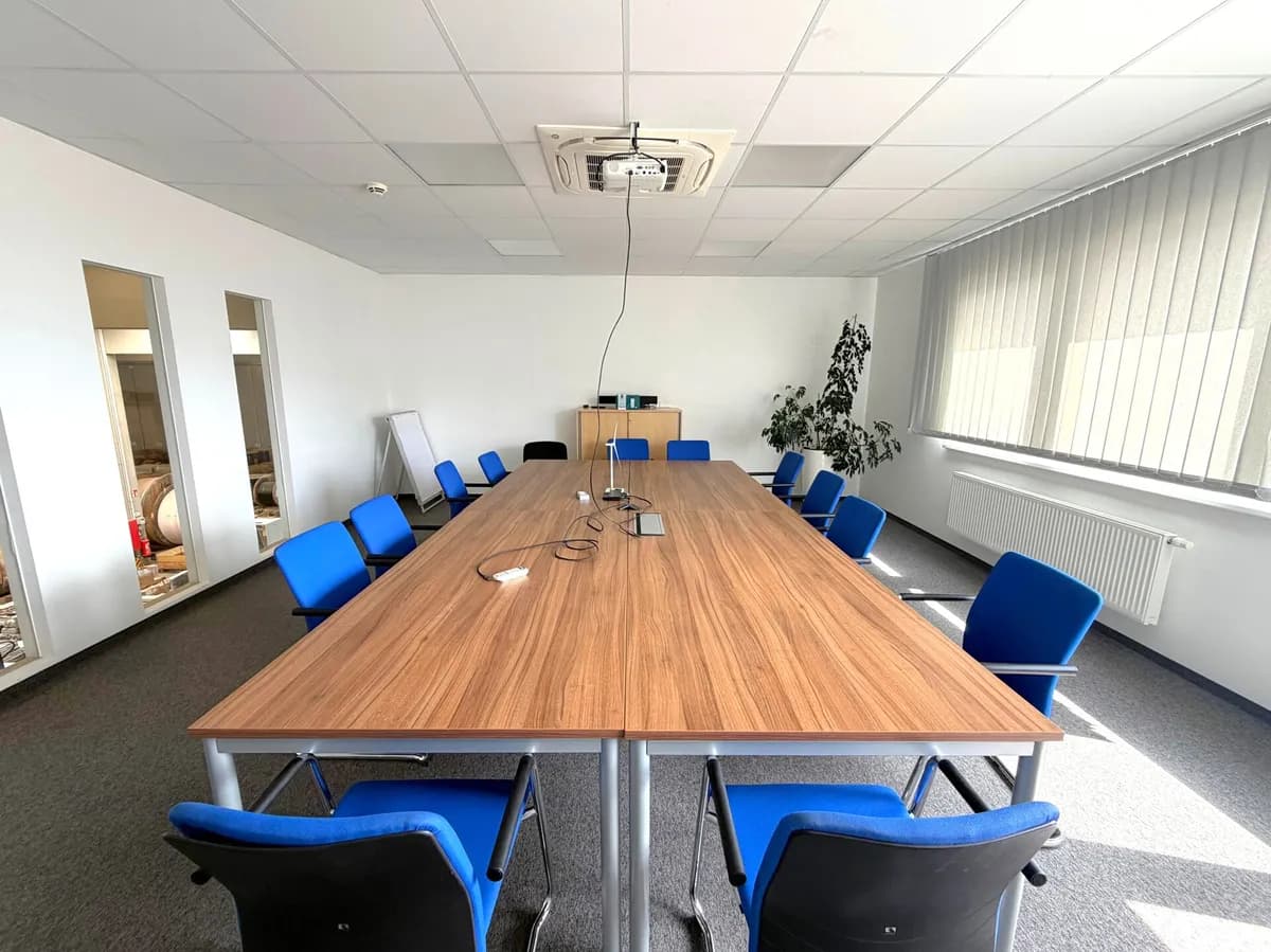 Gewerbeimmobilie mieten in Mistelbach – 5 735 m², € 7 – Bild 12 von 12