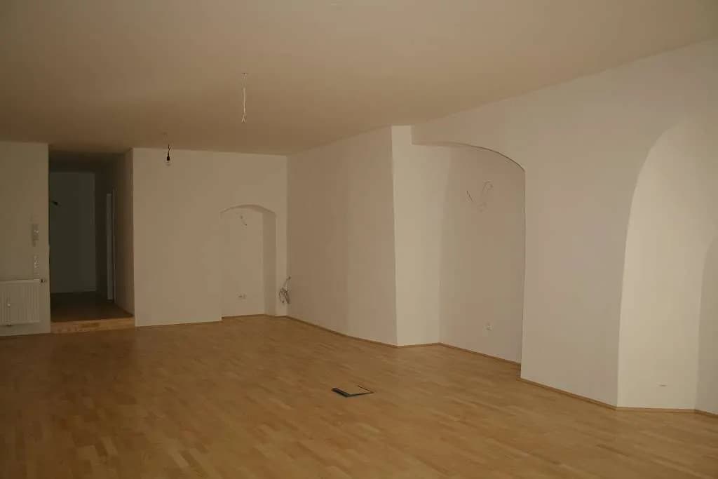 3-Zimmer-Gewerbeimmobilie mieten in Kufstein – 76 m², € 1.003 – Bild 3 von 4
