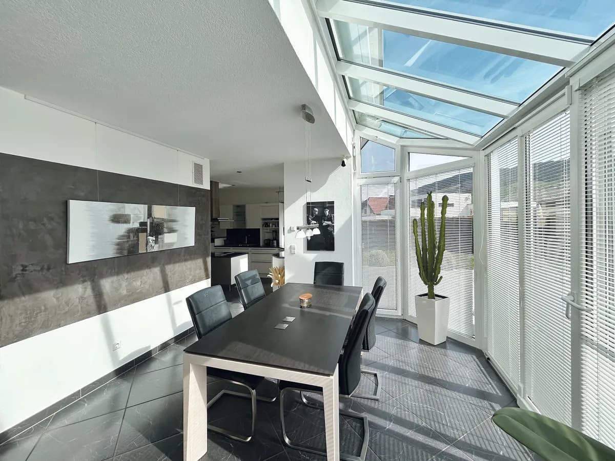 6-Zimmer-Haus kaufen in Vöcklabruck – 202 m², € 1.290.000 – Bild 3 von 7