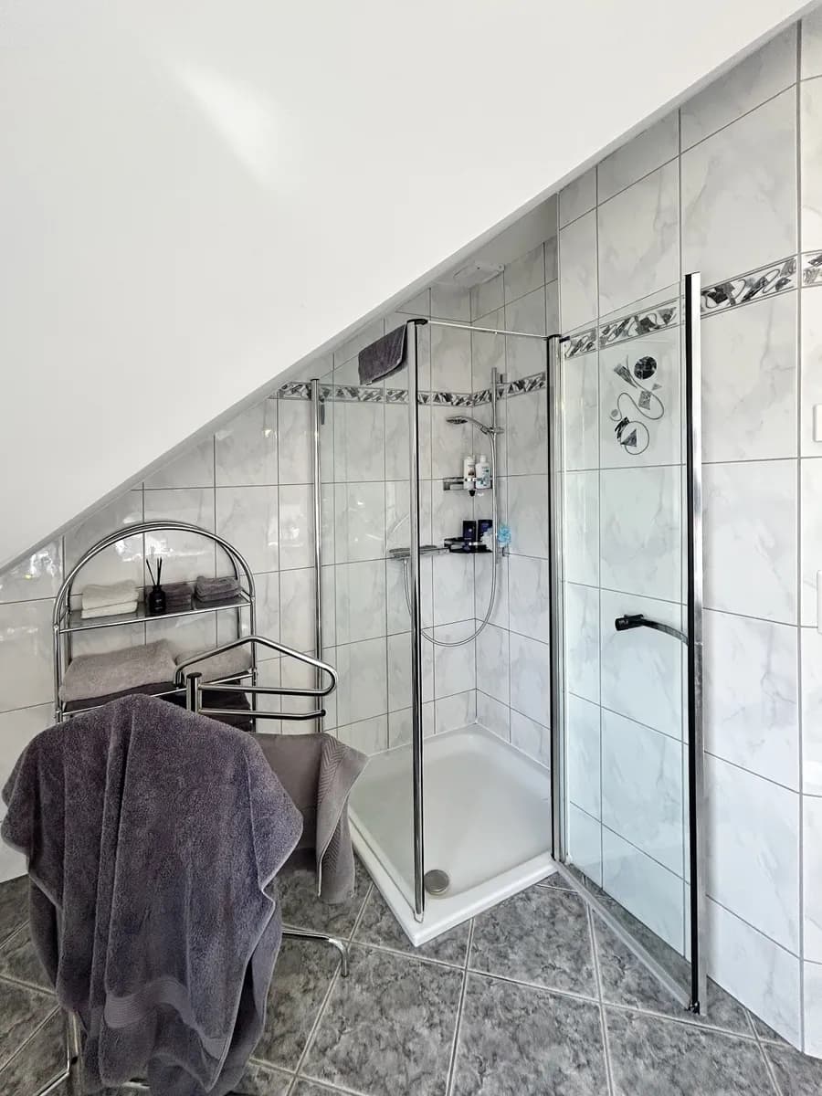 6-Zimmer-Haus kaufen in Vöcklabruck – 202 m², € 1.290.000 – Bild 5 von 7
