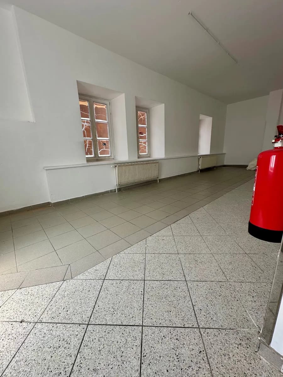 Gewerbeimmobilie mieten in Weiz – 300 m², € 3.100 – Bild 9 von 11