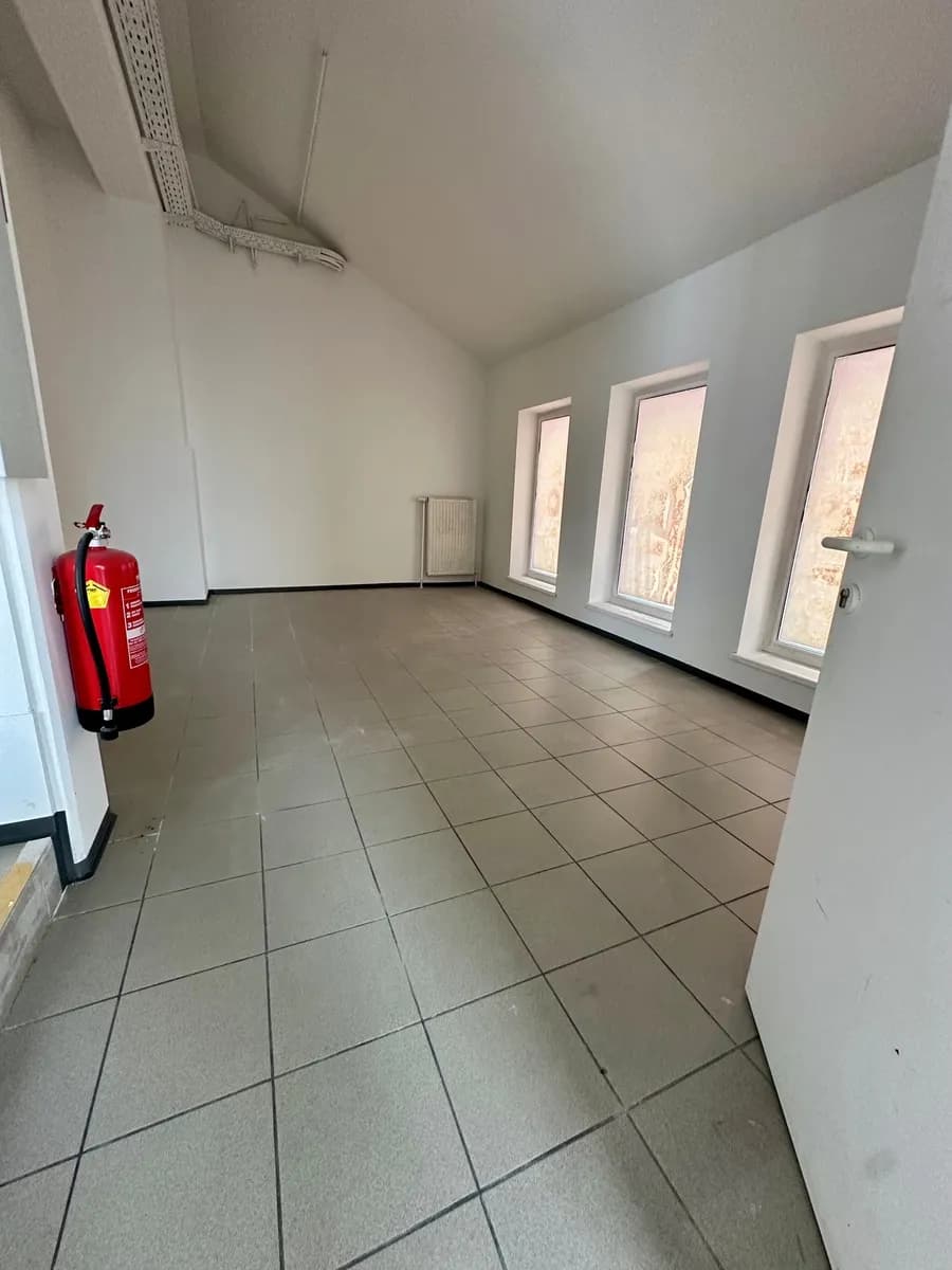 Gewerbeimmobilie mieten in Weiz – 300 m², € 3.100 – Bild 10 von 11