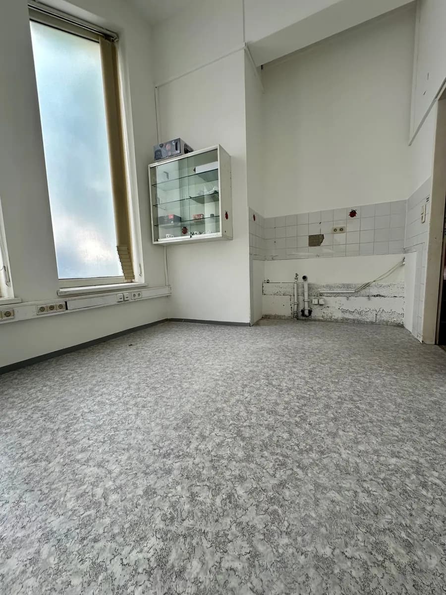 Gewerbeimmobilie mieten in Weiz – 300 m², € 3.100 – Bild 11 von 11