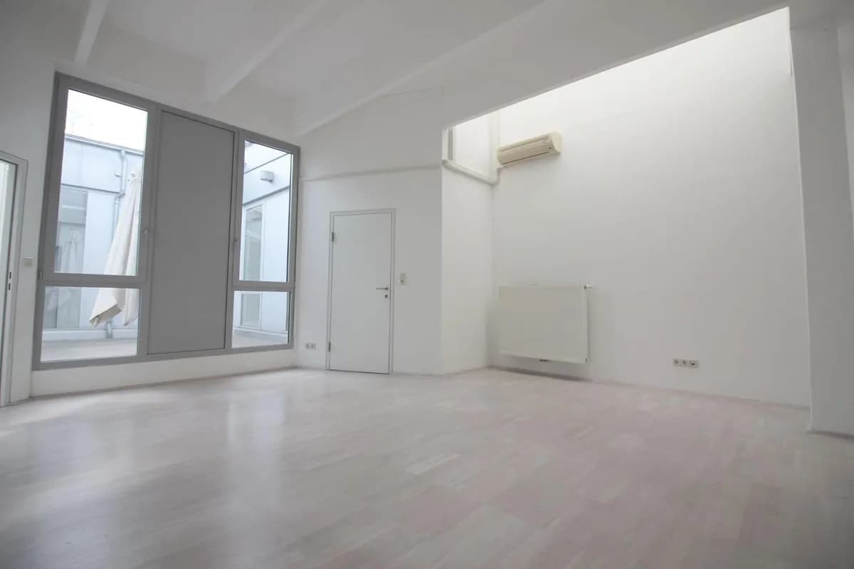 7-Zimmer-Gewerbeimmobilie mieten in Graz – 350 m², € 2.500 – Bild 2 von 9